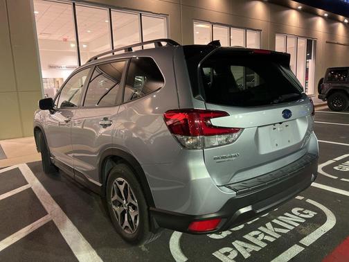 2024 Subaru Forester Premium