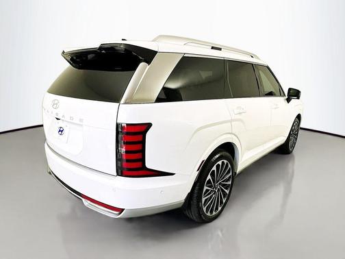 White Pearl 2026 Hyundai Palisade Hybrid Calligraphy