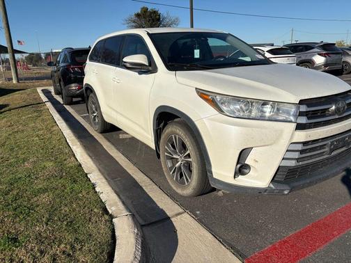 2017 Toyota Highlander LE