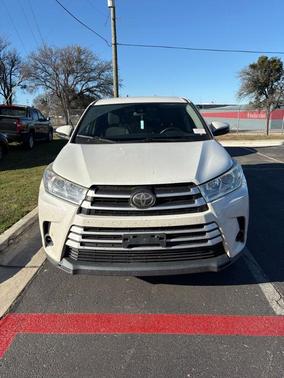 2017 Toyota Highlander LE