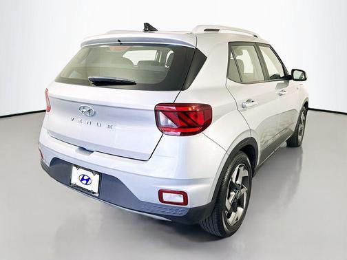 2022 Hyundai VENUE SEL