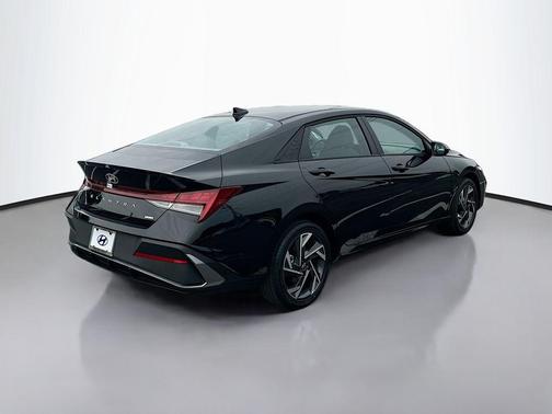 2025 Hyundai ELANTRA HEV SEL Sport