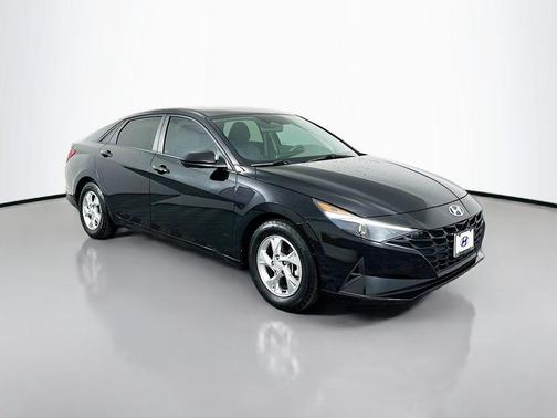 2023 Hyundai ELANTRA SE