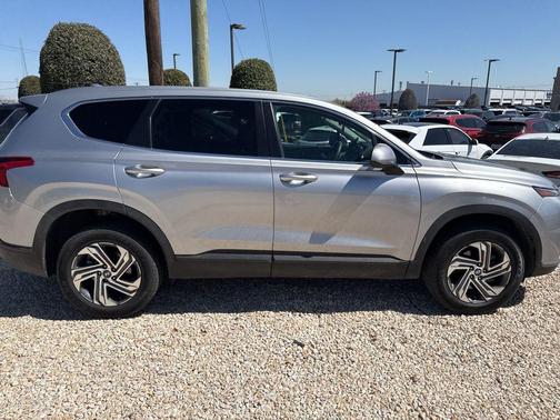 2022 Hyundai SANTA FE SE