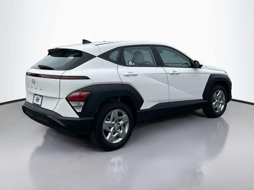 2025 Hyundai KONA SE