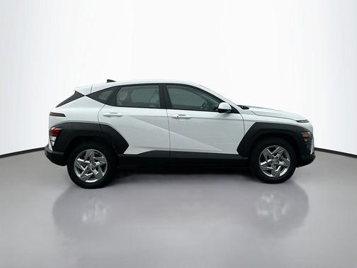 2025 Hyundai KONA SE