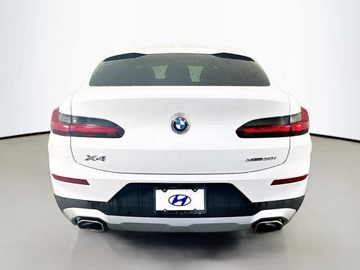 2023 BMW X4 xDrive30i