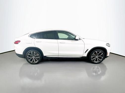 2023 BMW X4 xDrive30i