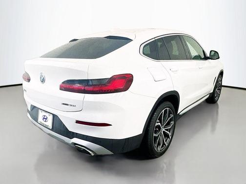 2023 BMW X4 xDrive30i