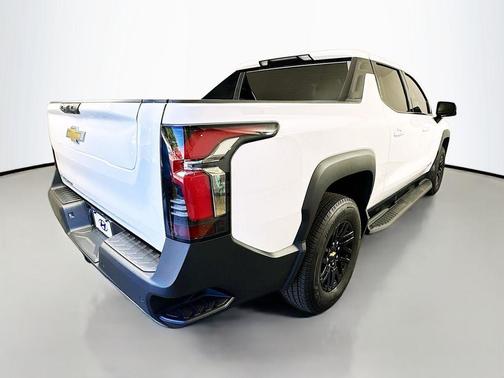 2025 Chevrolet Silverado EV LT