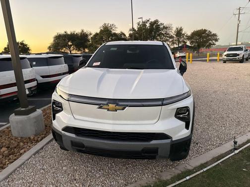 2025 Chevrolet Silverado EV LT