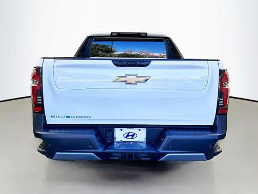 2025 Chevrolet Silverado EV LT