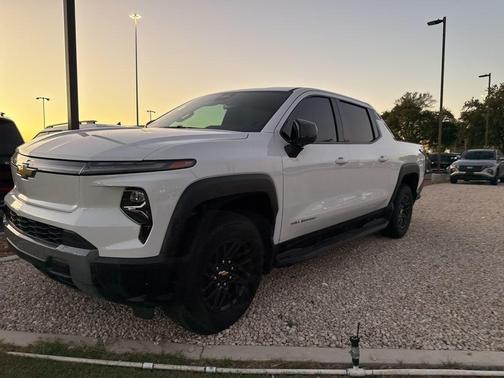 2025 Chevrolet Silverado EV LT