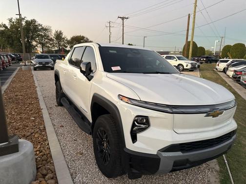 2025 Chevrolet Silverado EV LT