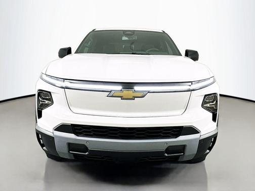 2025 Chevrolet Silverado EV LT
