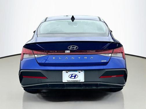 2025 Hyundai ELANTRA HEV SEL Sport