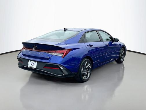 2025 Hyundai ELANTRA HEV SEL Sport