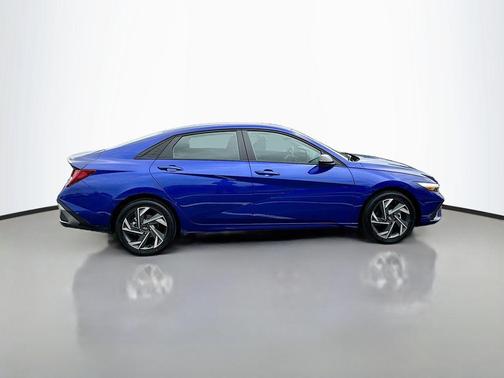 2025 Hyundai ELANTRA HEV SEL Sport