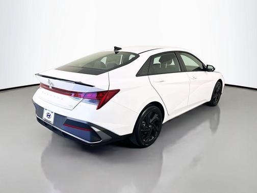 2026 Hyundai ELANTRA HEV SEL Sport