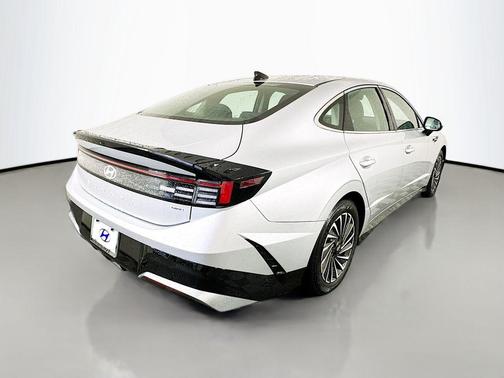 2024 Hyundai SONATA Hybrid SEL