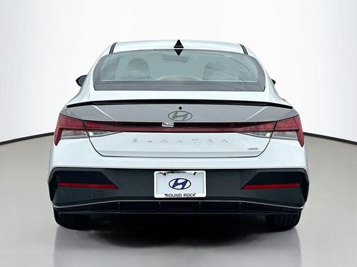 2025 Hyundai ELANTRA HEV SEL Sport