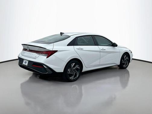 2025 Hyundai ELANTRA HEV SEL Sport