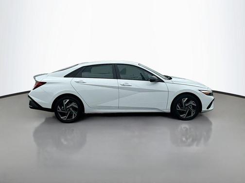 2025 Hyundai ELANTRA HEV SEL Sport