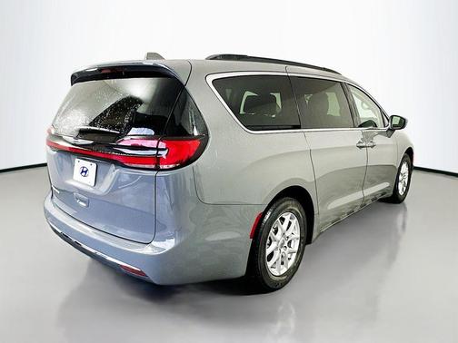 2022 Chrysler Pacifica Touring-L
