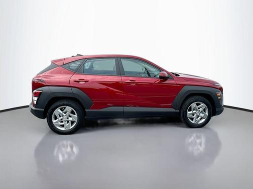2025 Hyundai KONA SE