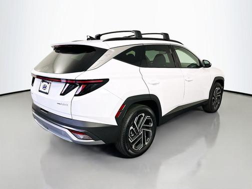 Pearl 2026 Hyundai TUCSON Hybrid Limited