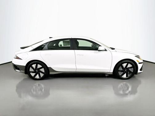 2025 Hyundai IONIQ 6 SE