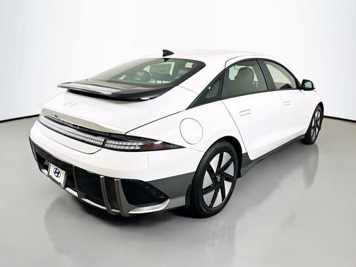 2025 Hyundai IONIQ 6 SE