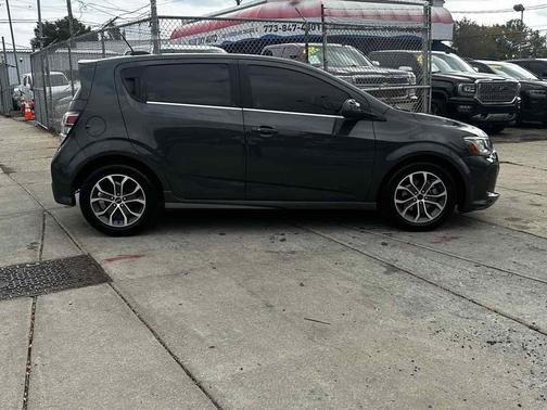 2020 Chevrolet Sonic FWD Hatchback LT 5-Door