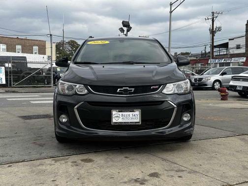2020 Chevrolet Sonic FWD Hatchback LT 5-Door