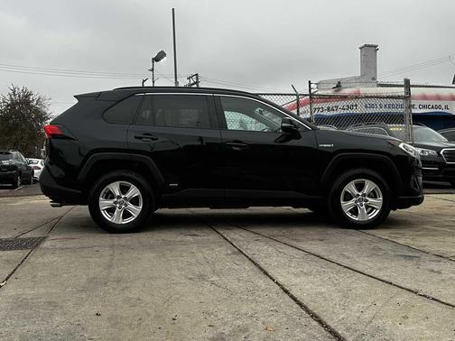 2021 Toyota RAV4 Hybrid XLE