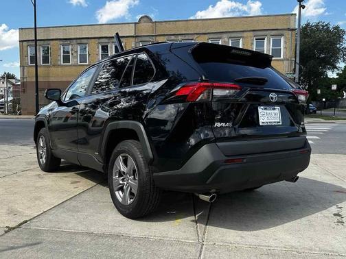 2022 Toyota RAV4 Hybrid LE