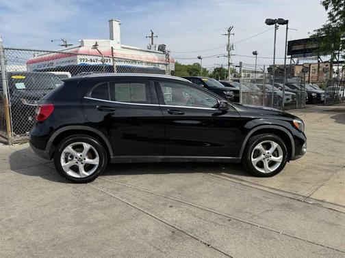 Night Black 2020 Mercedes-Benz GLA 250 Base