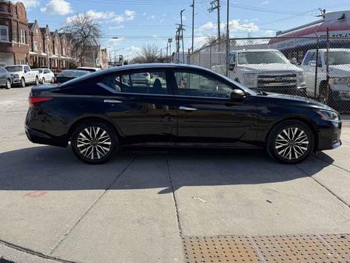 Super Black 2024 Nissan Altima 2.5 SV