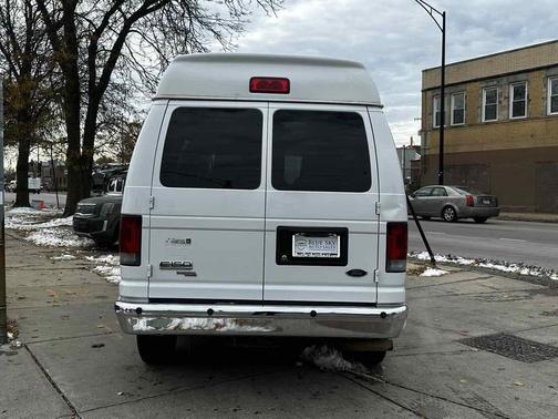 2009 Ford E150 Base