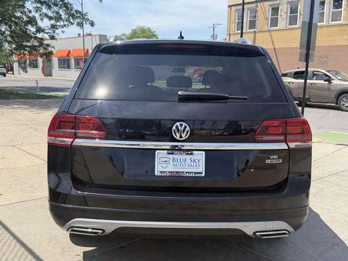 Deep Black Pearl 2018 Volkswagen Atlas 3.6L S