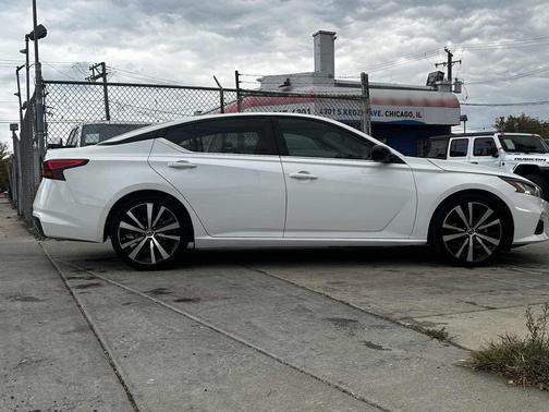 2022 Nissan Altima SR FWD