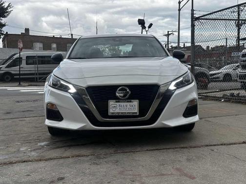 2022 Nissan Altima SR FWD