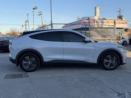 2022 Ford Mustang Mach-E Select