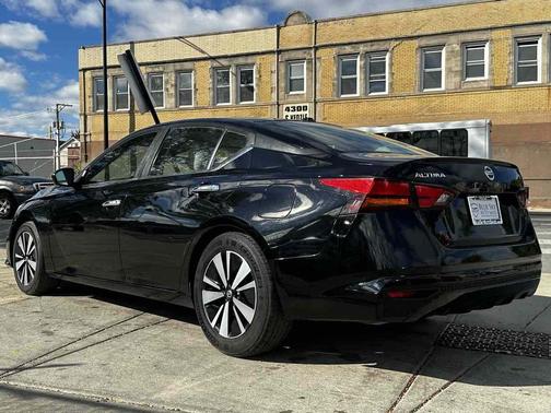 2021 Nissan Altima 2.5 SV