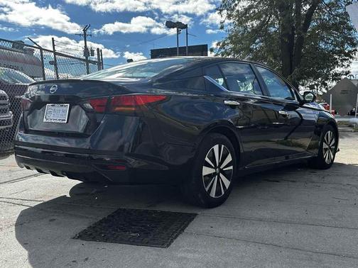 2021 Nissan Altima 2.5 SV