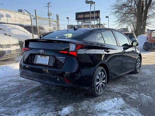 2021 Toyota Prius XLE