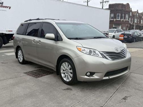 Creme Brulee Mica 2016 Toyota Sienna XLE