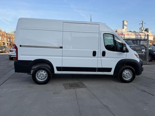 Bright White Clearcoat 2023 RAM ProMaster 1500 Base