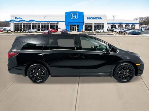 Crystal Black Pearl 2025 Honda Odyssey