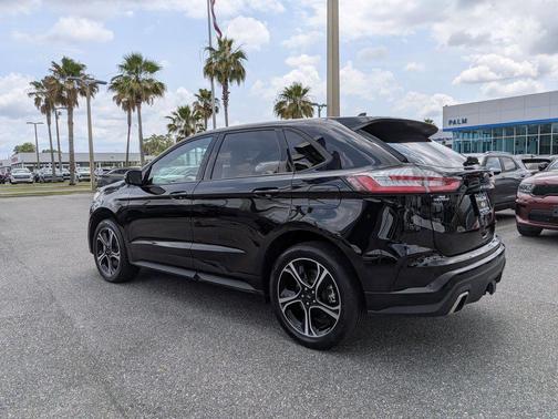 Black Metallic 2022 Ford Edge ST